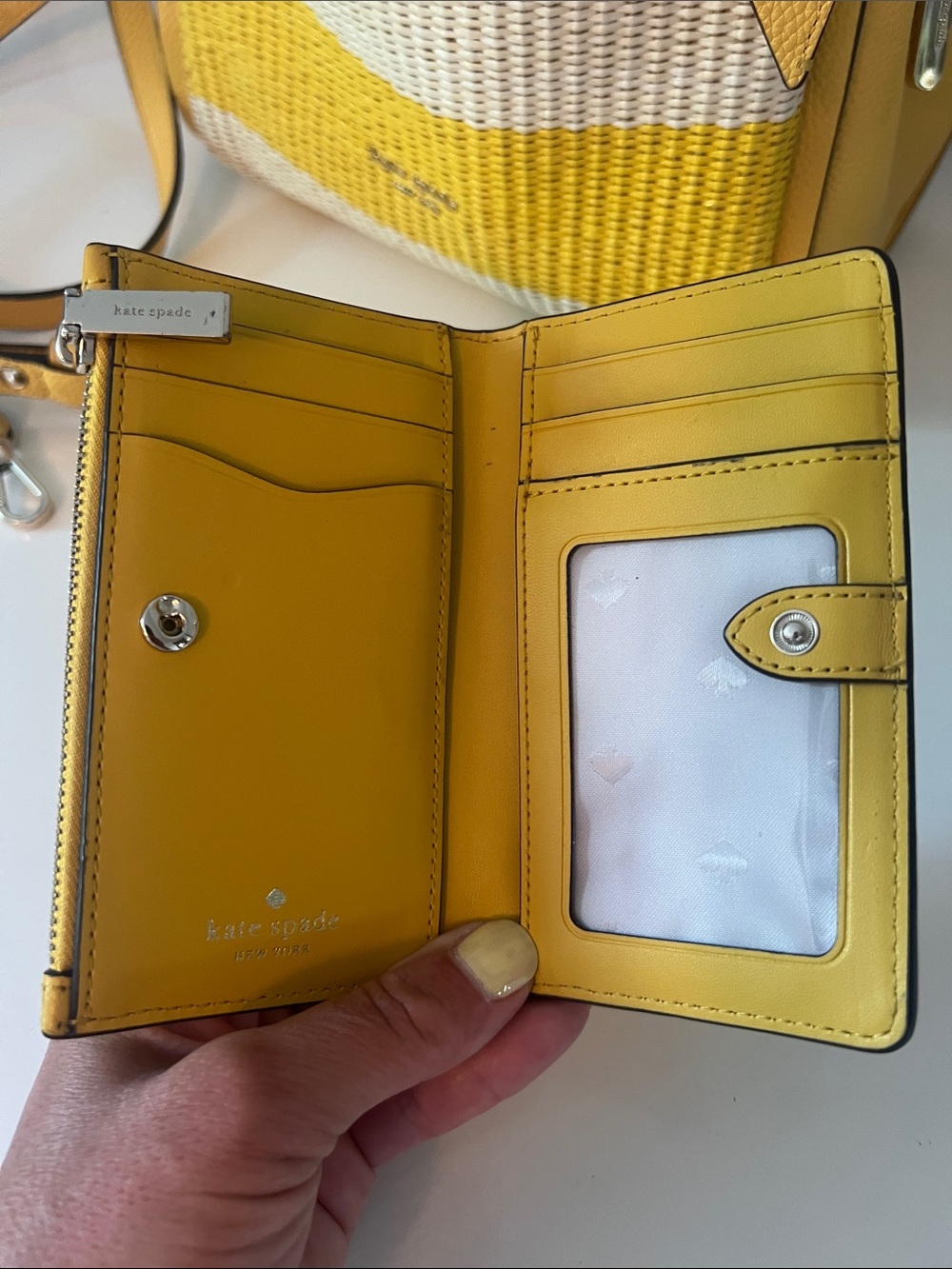 kate spade Yellow and White Woven “knott” Stripe Shoulder Bag with wallet - Picture 9 of 10